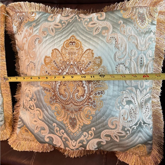 Avigers Luxury European Throw Covers/2